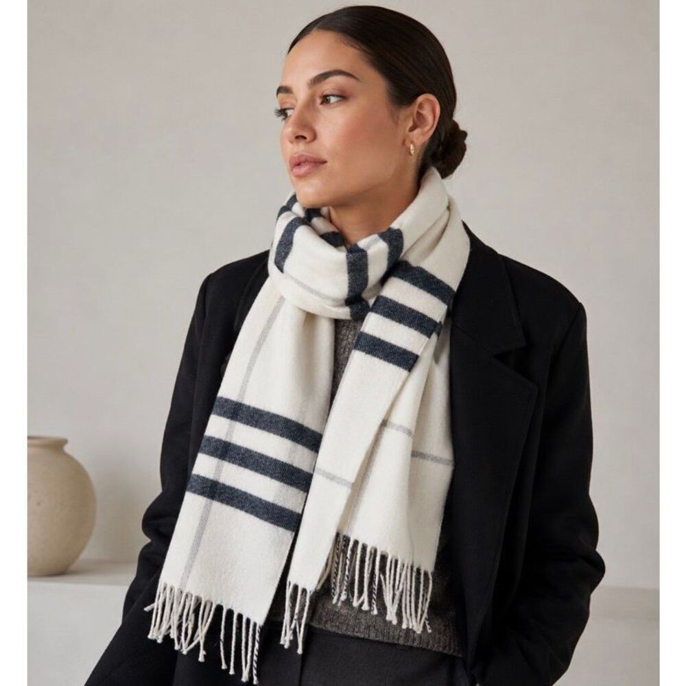 Burberry London 100% Cashmere Cream Black Plaid Classic Scarf Made in Scotland